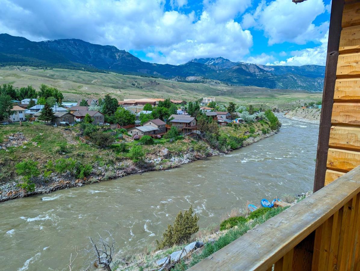 Yellowstone Treasure Guesthouses On The River Gardiner Exterior foto